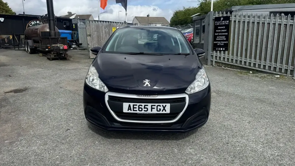 Used Peugeot 208 Access 73 HP (53 kW) 2016 Blue Hatchback
