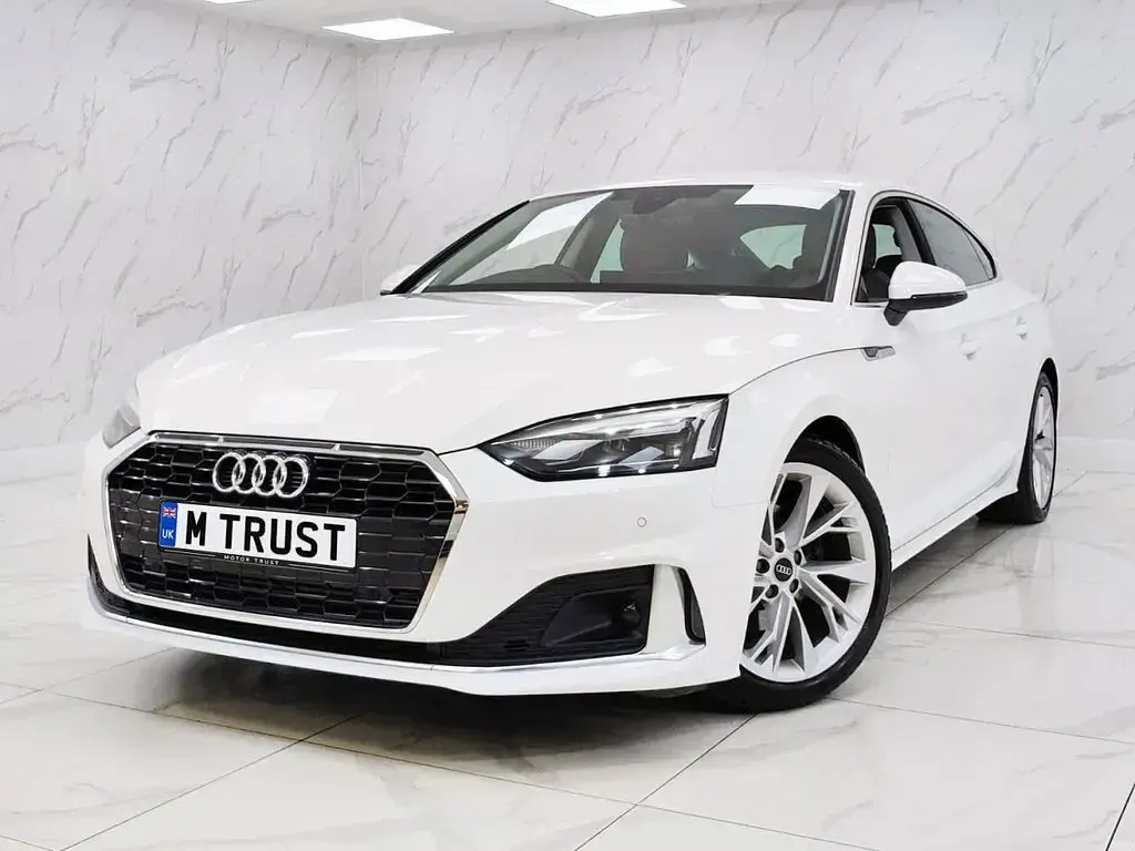 Used Audi A5 Sportback Sport 150 HP (110 kW) 2024 White Hatchback