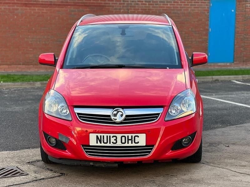 Red Used 2013 Vauxhall Zafira Design Edition MPV | £1,499 (Fair price) - Image 1/4