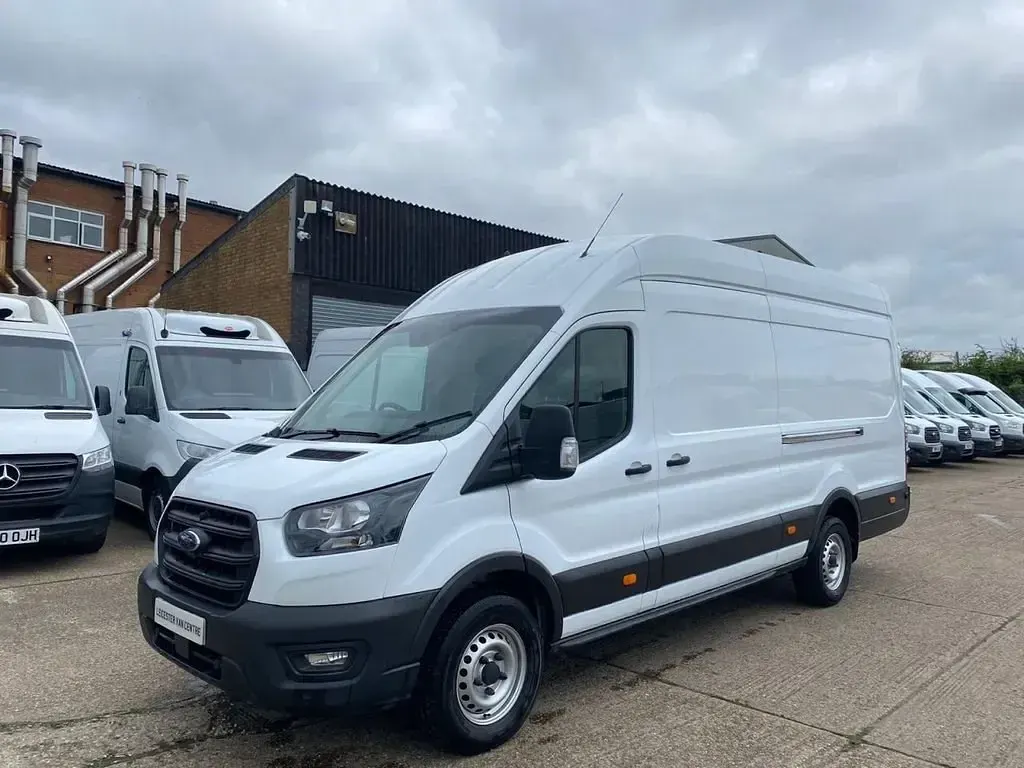 Begagnad Ford Transit 130 HK (95 kW) 2023 Vit Van