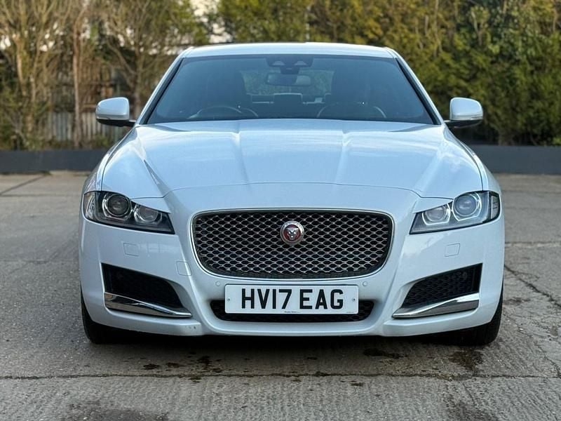 Used Jaguar XF Portfolio 180 HP (132 kW) 2017 White Sedan