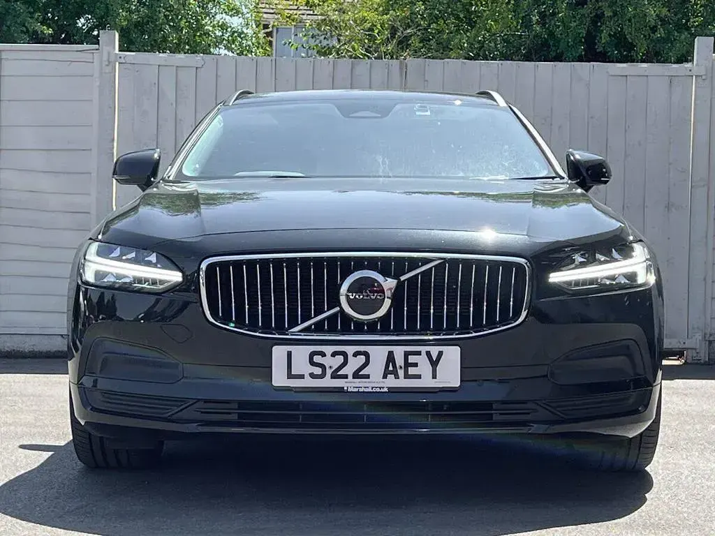 Used Volvo V90 Core 197 HP (144 kW) 2022 Black Estate