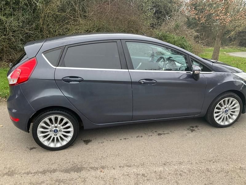 Used Ford Fiesta Titanium 2011 Grey Hatchback