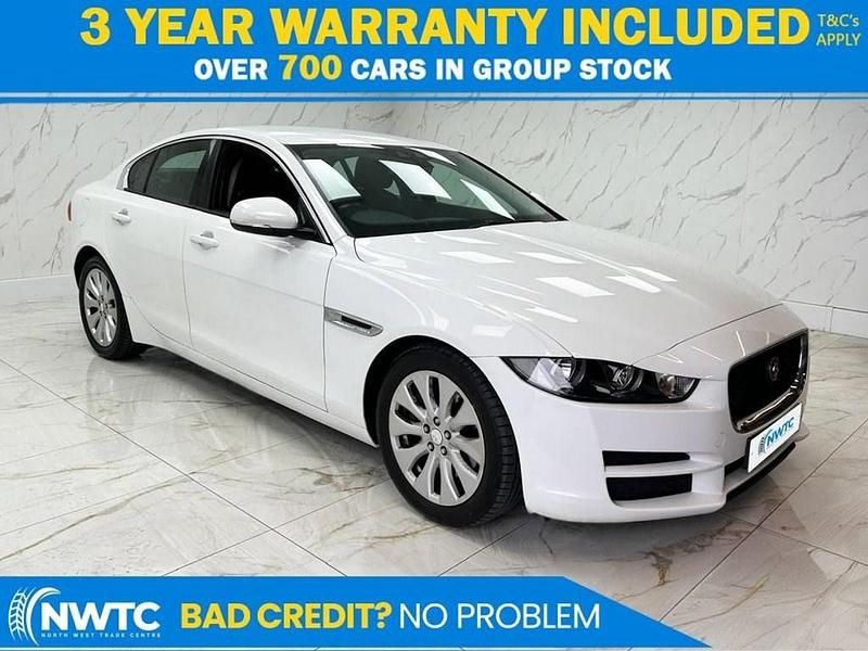 Used Jaguar XE SE 163 HP (119 kW) 2015 White Sedan