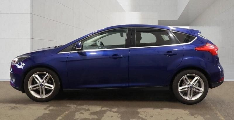 Used Ford Focus Zetec 2014 Blue Hatchback