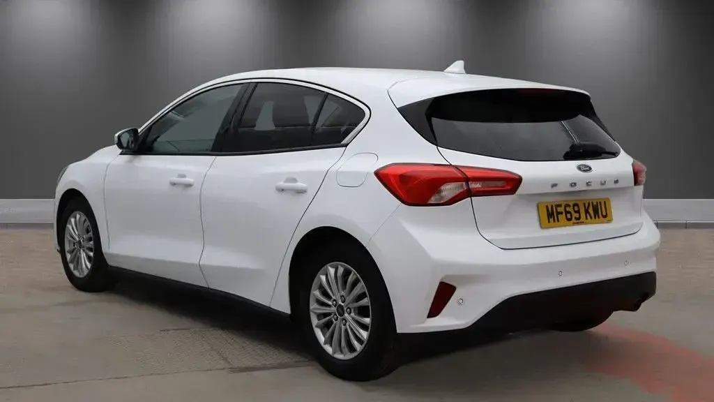 Used Ford Focus Titanium 125 HP (91 kW) 2019 White Hatchback