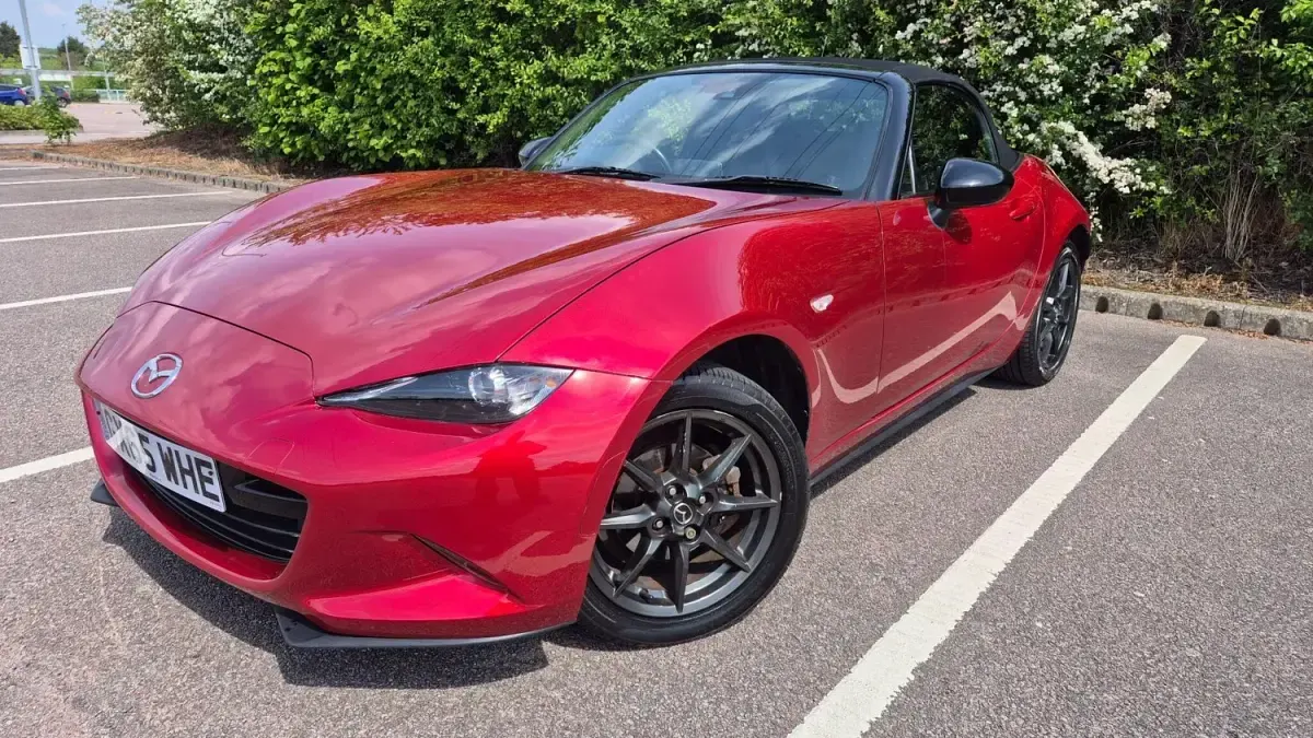 Usado Mazda MX5 Inclusive 131 HP (96 kW) 2015 Vermelho Cabrios