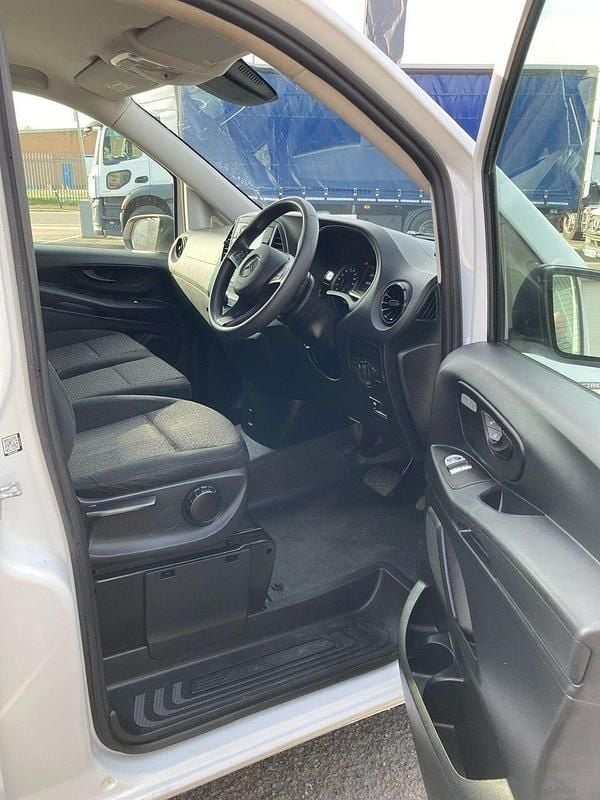 Used Mercedes e-Vito Progressive 85 kW (116 HP) 2023 White MPV