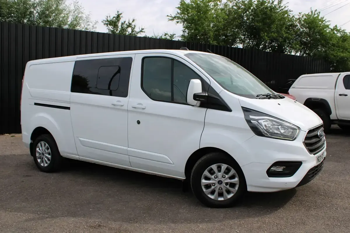 Used Ford Transit Custom Limited 130 HP (95 kW) 2021 White Van