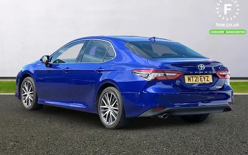 Used Toyota Camry Hybrid 218 HP (160 kW) 2021 Sedan