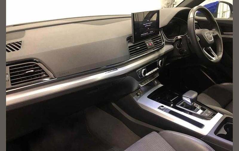 Used Audi Q5 S-Line 200 HP (147 kW) 2022 Blue SUV