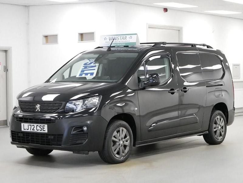 Used Peugeot Partner Premium 130 HP (95 kW) 2022 Black MPV