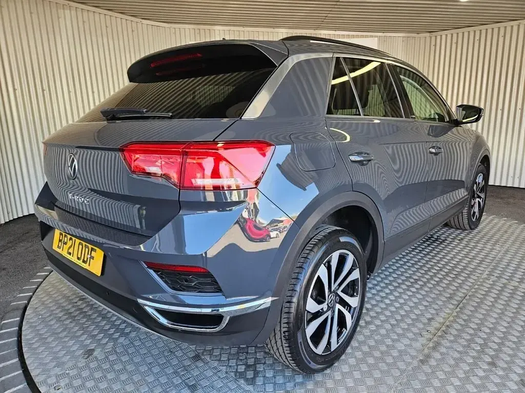 Usado VW T-Roc Active 150 CV (110 kW) 2021 Gris SUV