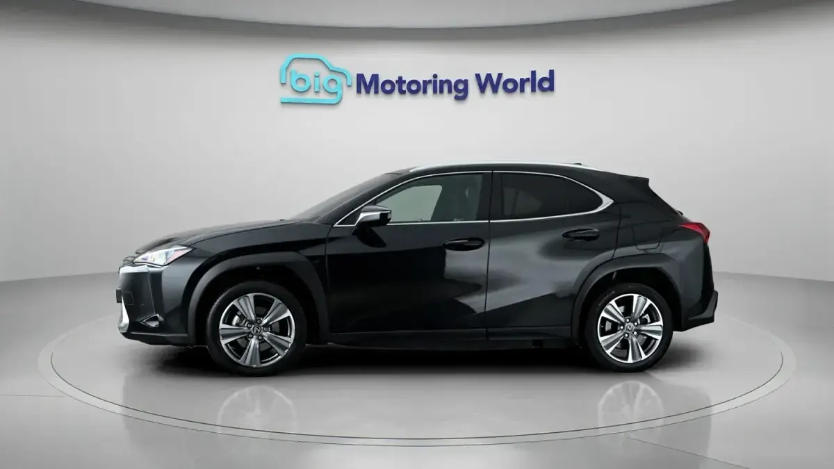 Used Lexus UX 300e 150 kW (204 HP) 2024 Black SUV