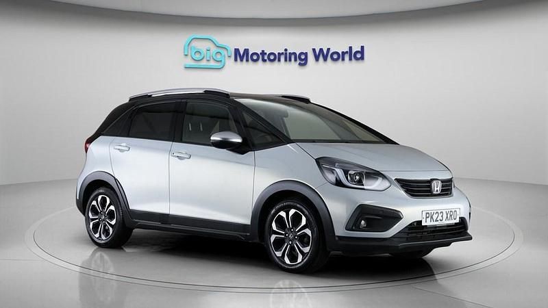 Used Honda Jazz Hybrid 109 HP (80 kW) 2023 White Hatchback