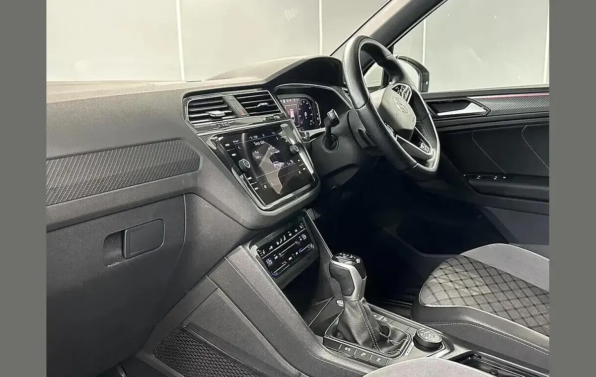 Used VW Tiguan R-line 187 HP (137 kW) 2023 White SUV