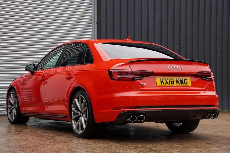 Used Audi A4 Design 354 HP (260 kW) 2018 Red Sedan