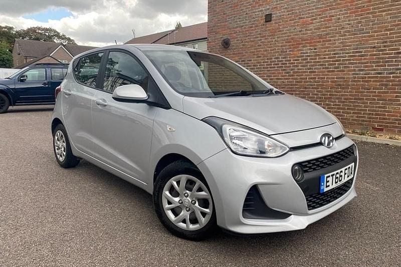 Silver Used 2017 Hyundai i10 SE Hatchback | £6,000 (Fair price) - Image 1/1