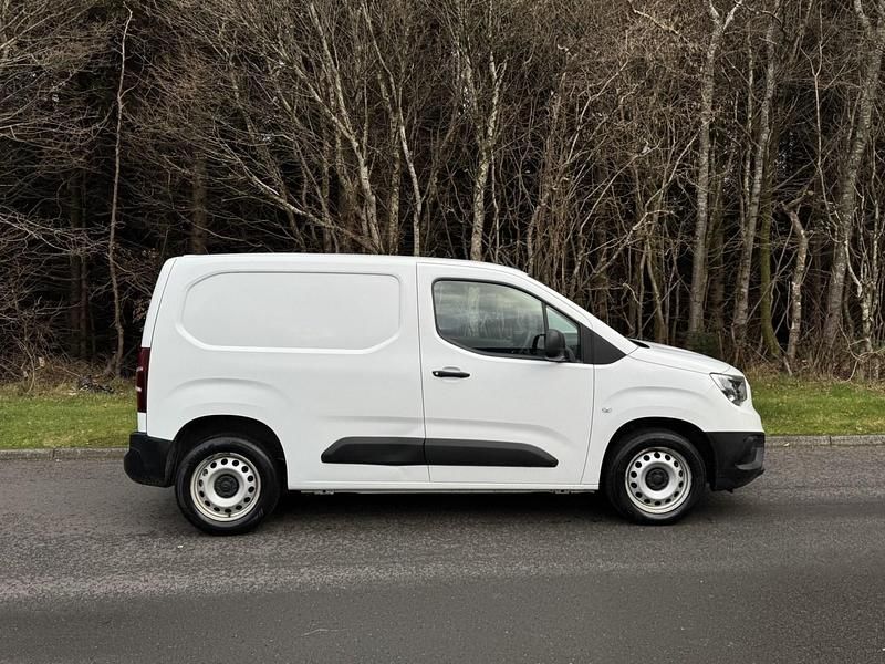 Used Vauxhall Combo 2021 White Sedan