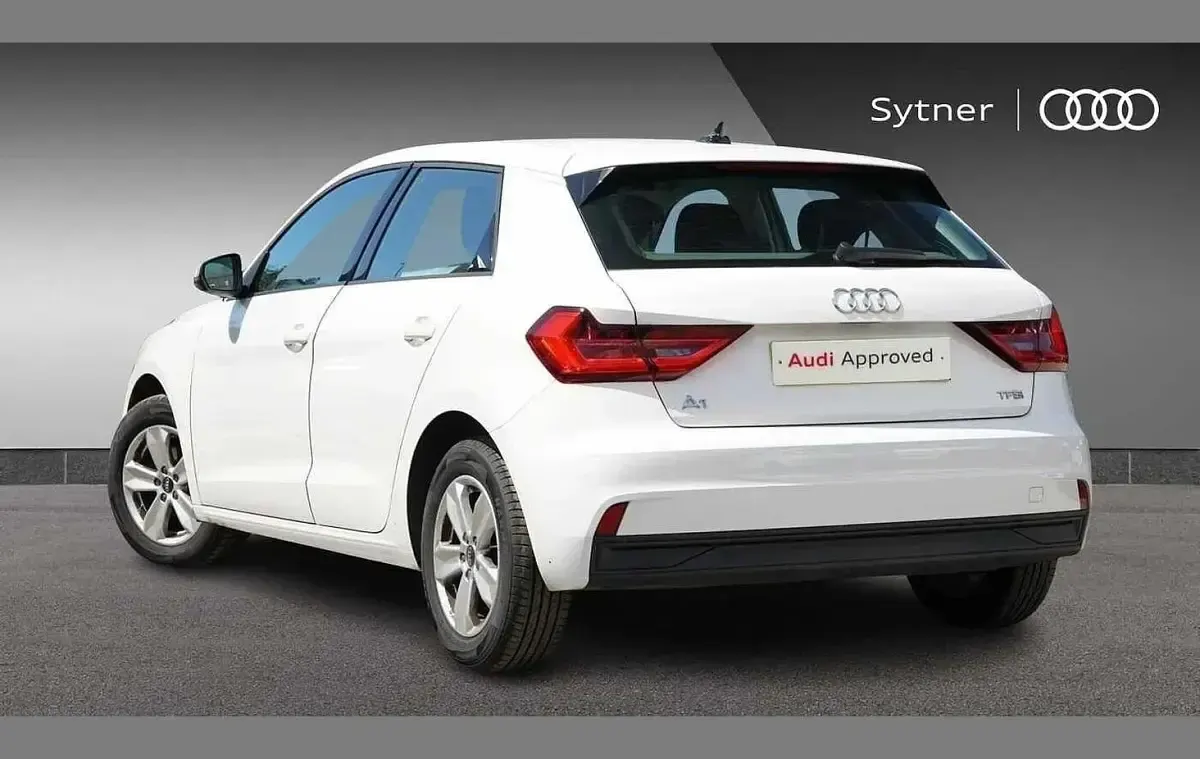 Used Audi A1 Design 108 HP (79 kW) 2023 White SUV