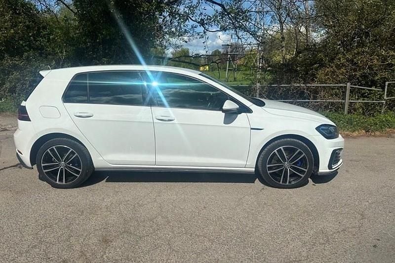 Used VW Golf VII GTE 204 HP (150 kW) 2018 White Hatchback