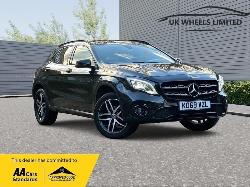 Black Used 2020 Mercedes GLA180 Urban SUV | £14,190 (Fair price) - Image 1/3