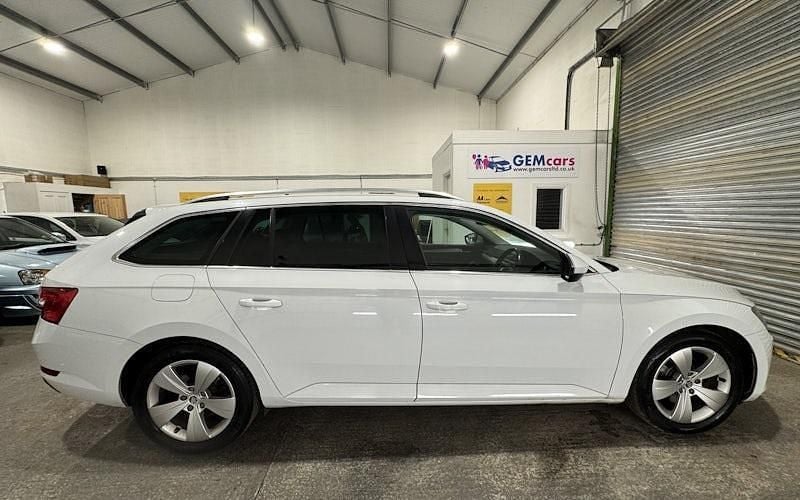 Used Skoda Superb Business Line 150 HP (110 kW) 2016 White Estate
