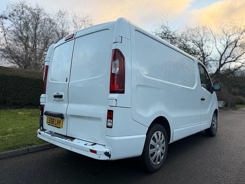 Used Vauxhall Vivaro Sportive 125 HP (91 kW) 2018 White MPV