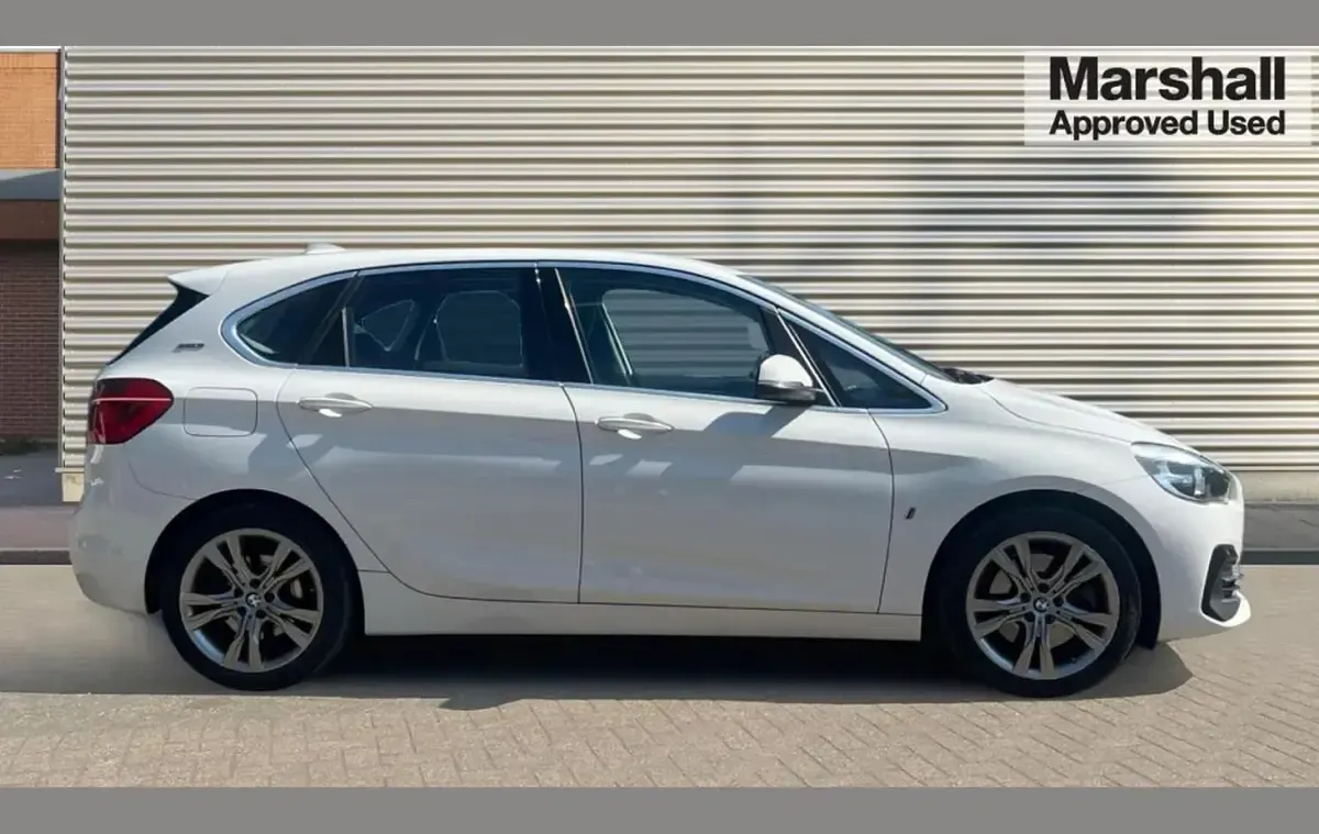 Used BMW 225 Luxury Line 221 HP (162 kW) 2018 White Hatchback