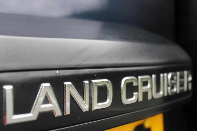 Used Toyota Land Cruiser 245 HP (180 kW) 2003 Blue SUV