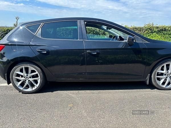 Begagnad Seat Leon FR 184 HK (135 kW) 2018 Svart Halvkombi