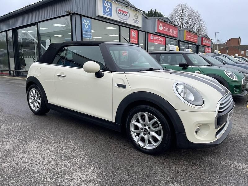 Begagnad Mini Cooper Cabriolet 2016 Vit Cab