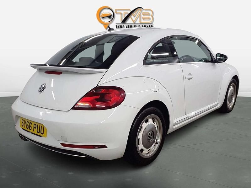 Used VW Beetle Design 150 HP (110 kW) 2016 White Hatchback