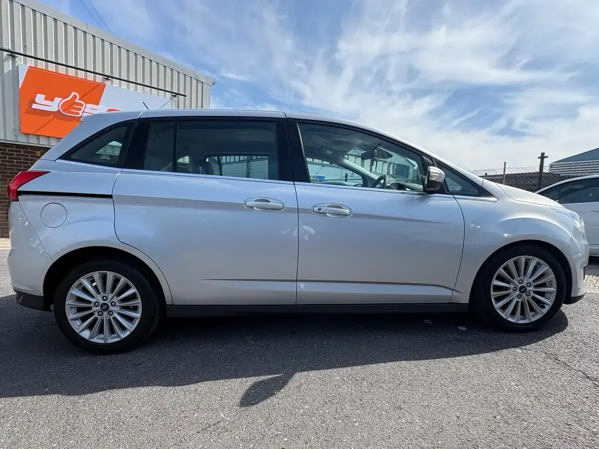 Used Ford Grand C-Max Titanium 125 HP (91 kW) 2018 Silver MPV