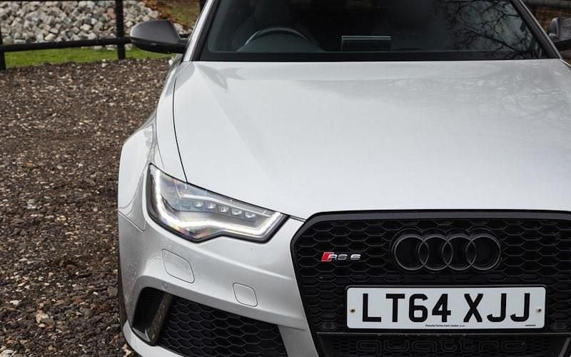 Usado Audi RS6 Advanced 560 HP (411 kW) 2014 Prateado Carrinha