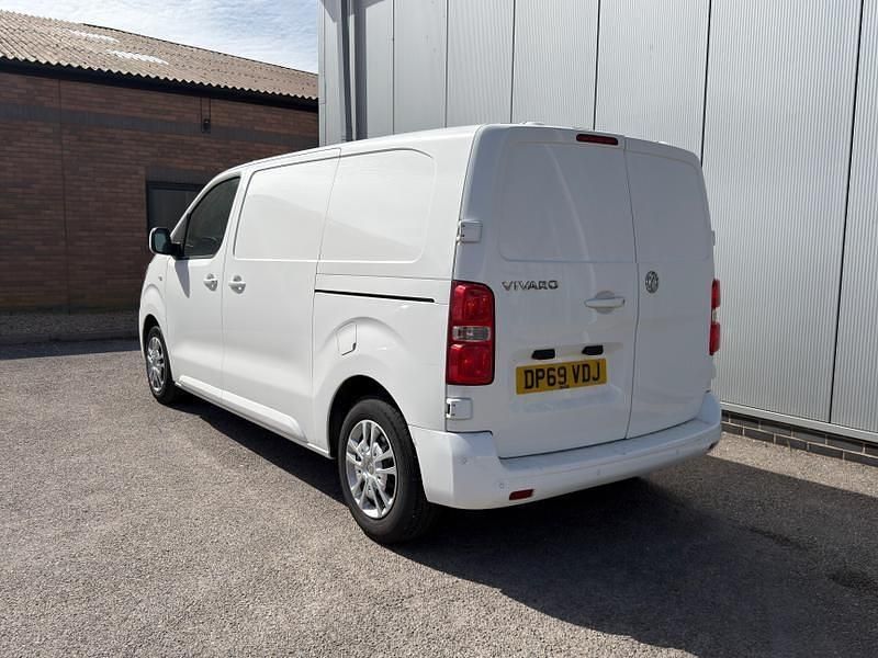 Used Vauxhall Vivaro Sportive 100 HP (73 kW) 2019 White MPV