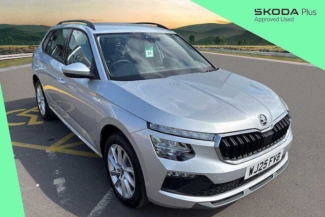 Brilliant silver metallic New 2025 Skoda Kamiq SE SUV | £22,950 (Fair price) - Image 1/4