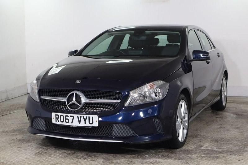 Used Mercedes A180 109 HP (80 kW) 2017 Blue Hatchback