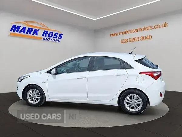 Used Hyundai i30 SE 110 HP (80 kW) 2015 White Hatchback