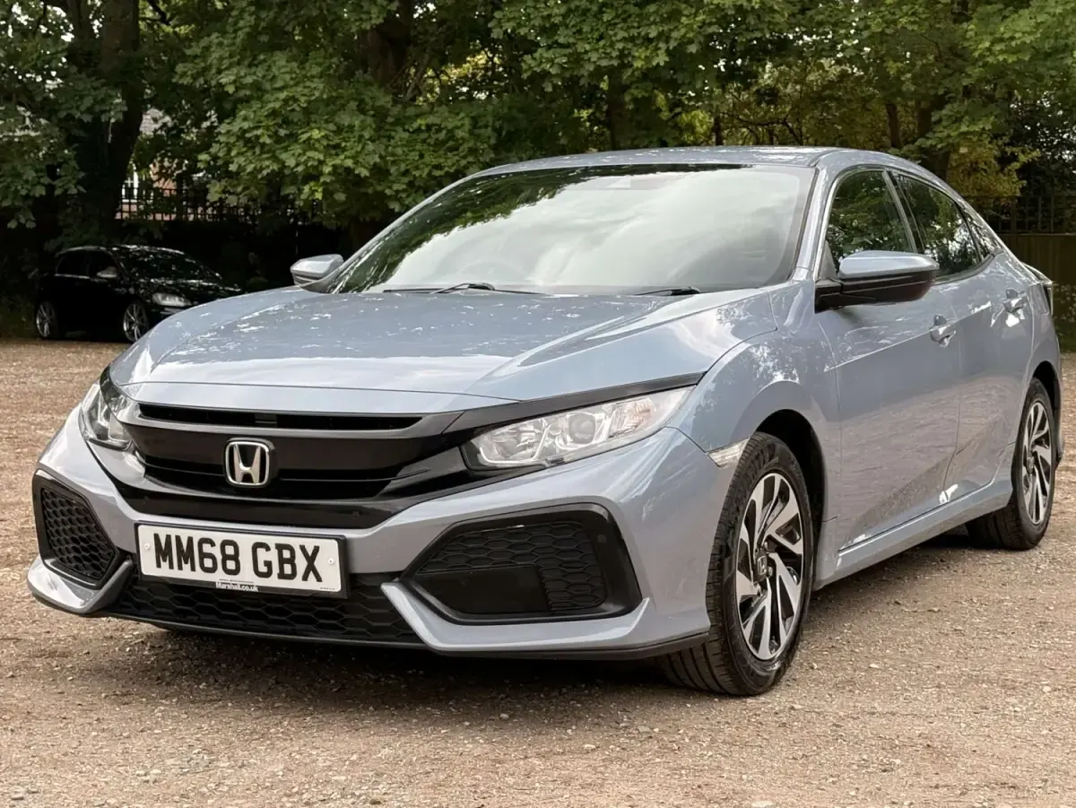 Używany Honda Civic SE 126 KM (92 kW) 2018 Szary Hatchback