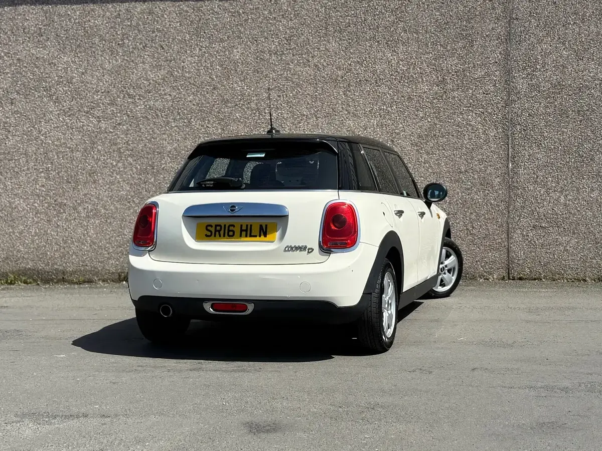 Used Mini Cooper D Hatch 116 HP (85 kW) 2016 White Hatchback