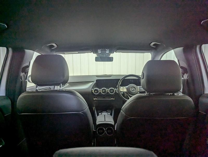 Used Mercedes GLA250 Exclusive 2020 White SUV