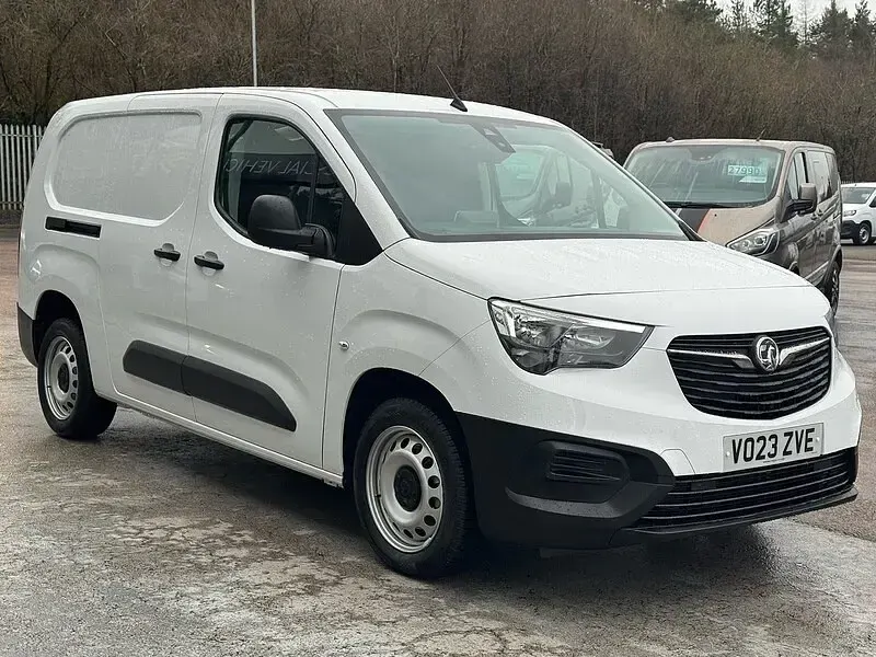 Used Vauxhall Combo 100 HP (73 kW) 2023 White MPV