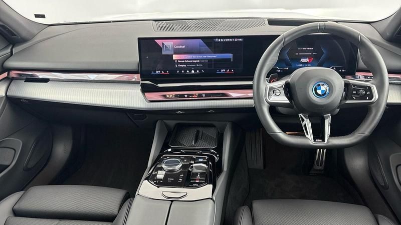 Used BMW i5 M Sport 246 kW (335 HP) 2025 White Sedan