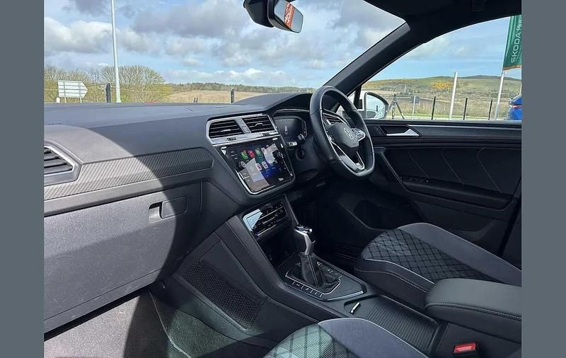 Usado VW Tiguan R-line 150 HP (110 kW) 2023 Branco SUV