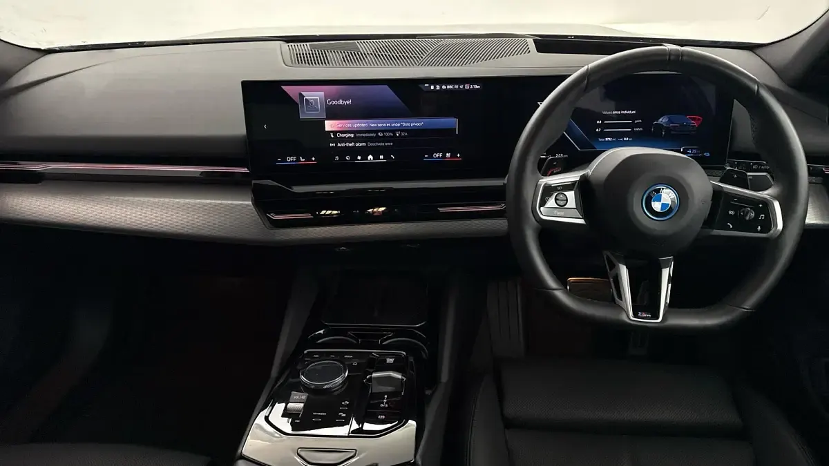 Begagnad BMW 530e M Sport 295 HK (216 kW) 2024 Svart