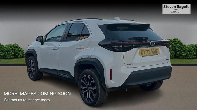 Used Toyota Yaris Hybrid Design 2023 White Hatchback