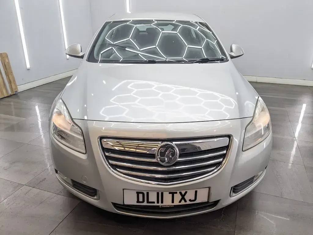 Used Vauxhall Insignia SRi 160 HP (117 kW) 2011 Silver Hatchback