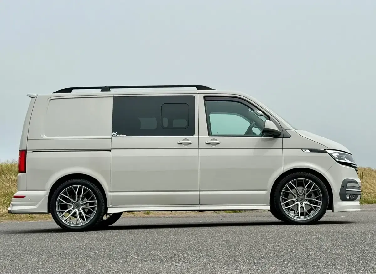 Used VW T6.1 Highline 148 HP (108 kW) 2022 Grey Van