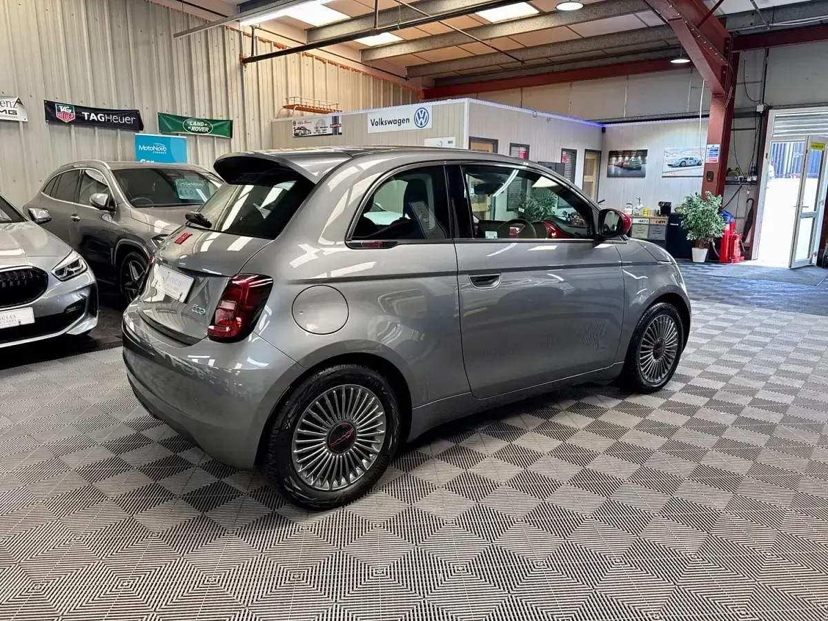 Used Fiat 500e Red 86 kW (118 HP) 2022 Grey Hatchback
